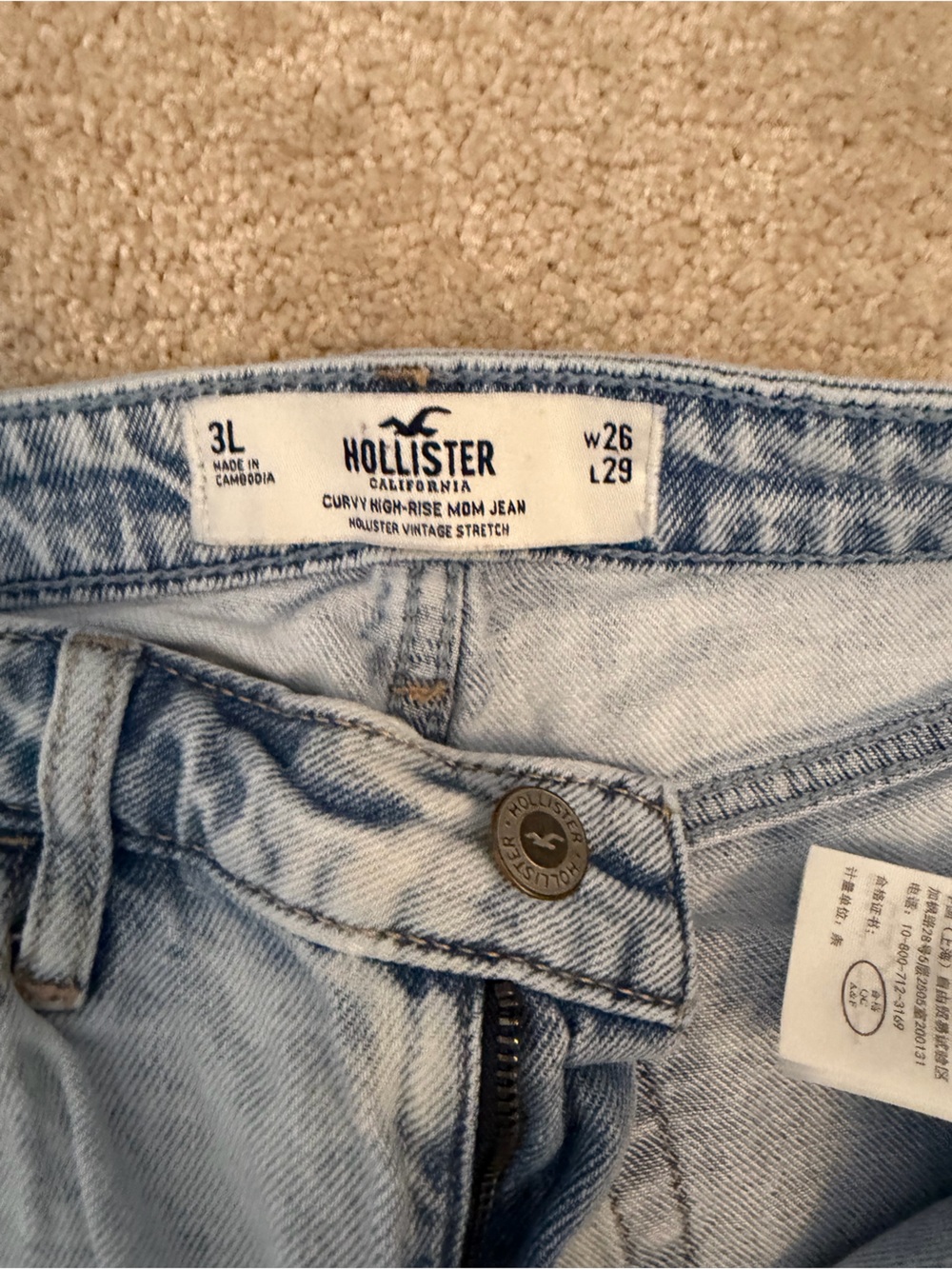 Hollister High Rise Mom Jean - Picture 6 of 6